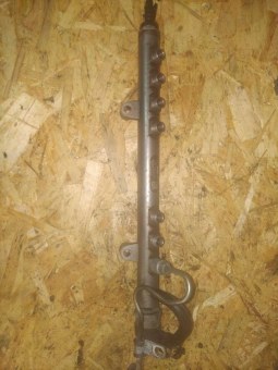 Топливная рампа  Volvo  30777759,977882 Volvo  30777759,98