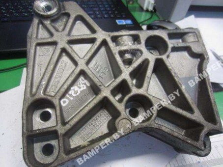 Кронштейн двигателя Renault  8200293844 Renault  8200293844
