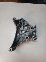 Кронштейн двигателя Volkswagen  03G199207A Volkswagen  03G199207A