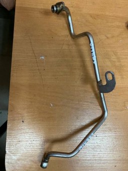 Масляная трубка турбины Volkswagen  03F145140F Volkswagen  03F145140F
