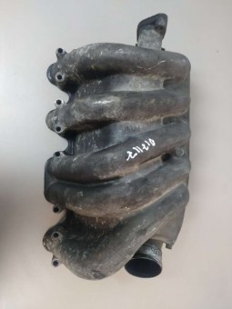 Коллектор впускной Audi  046129713F Audi  046129713F