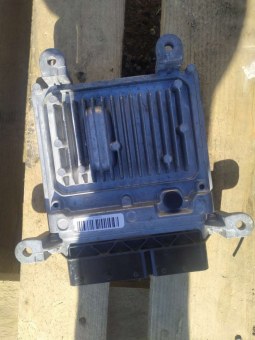 Блок управления двигателем Mercedes  A6519000700,A6519010600,55925184,28429285 Mercedes  A6519000700,A6519010600,55925184,28429285