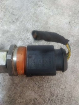 Датчик давления топлива Volkswagen  0261545051 Volkswagen  261545051