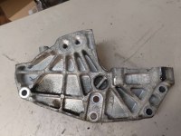 Кронштейн двигателя Nissan  8201011432 Nissan  8201011432