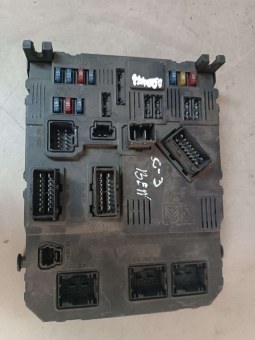 Блок предохранителей Citroen  9648715280,S118085300H,BSIF0100 Citroen  9648715280,S118085300H,BSIF0100