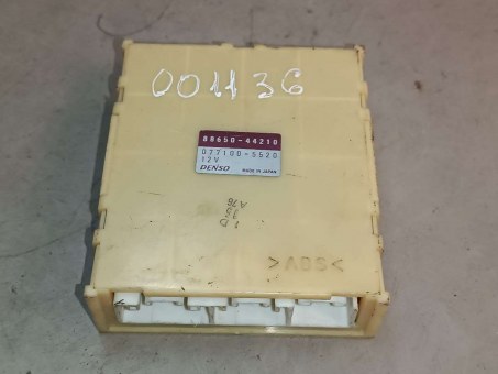 Усилитель антенны Toyota  8865022210,0771005520 Toyota  8865022210