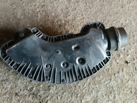 Резонатор воздушного фильтра Mercedes  A6421401487 Mercedes  A6421401487