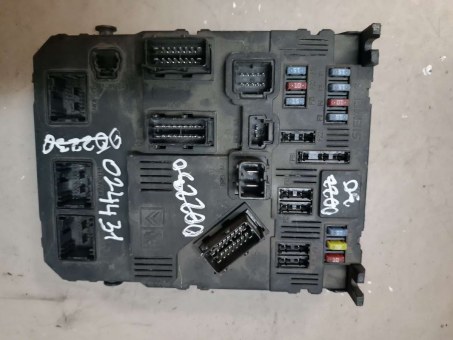 Блок предохранителей Citroen  9652474380,BSIF0100,S118085300 Citroen  9652474380,BSIF0100,S118085300