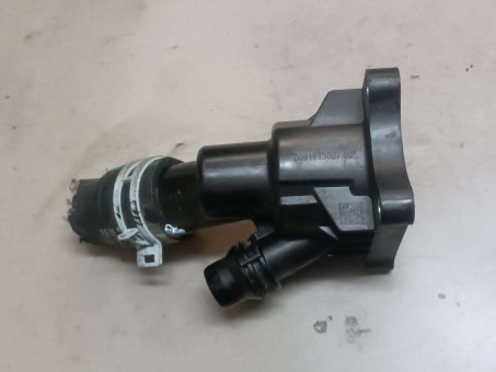 Корпус термостата Volvo  31686045 Volvo  31686045