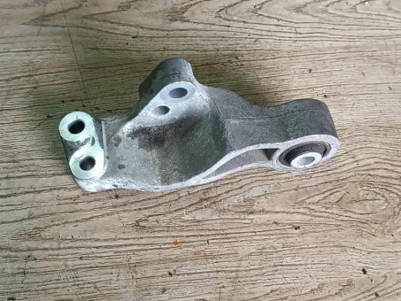 Подушка крепления кпп Volvo  31430429 Volvo  31430429