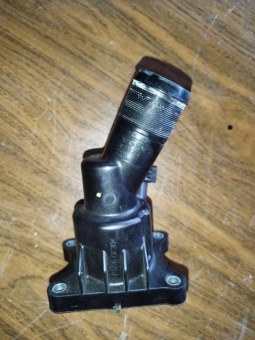 Корпус термостата Volvo  11293767 Volvo  11293767
