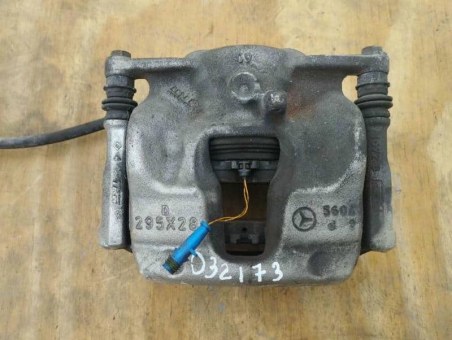 Суппорт передний правый Mercedes  A24640 Mercedes  A24640