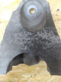 Кронштейн двигателя Audi  7l6199307a Audi  7l6199307a