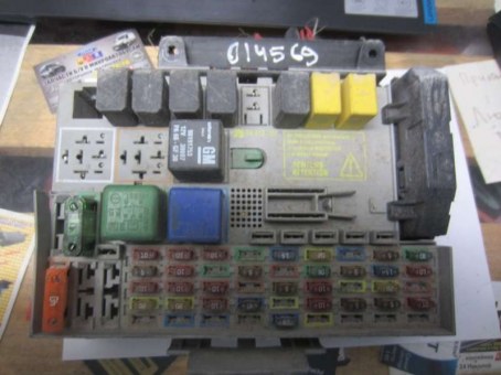 Блок предохранителей Opel  GM24431677,GM24412497 Opel  GM24431677,GM24412497